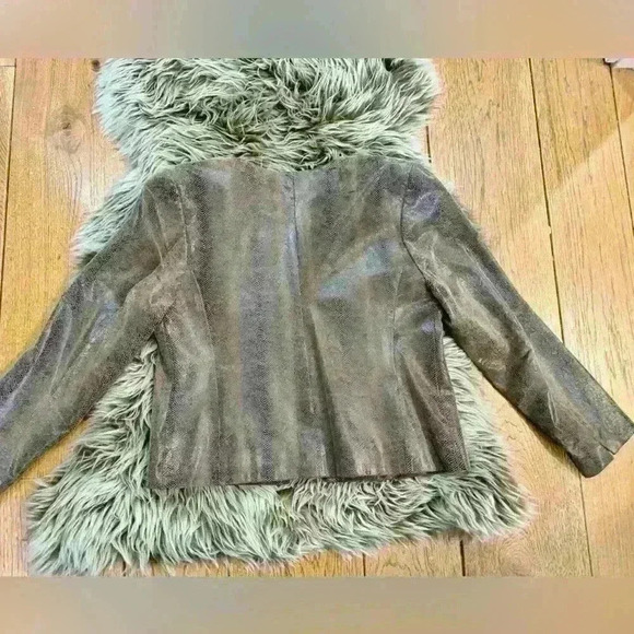 Lord & Taylor Leather Jacket Size M Petite - Picture 5 of 8